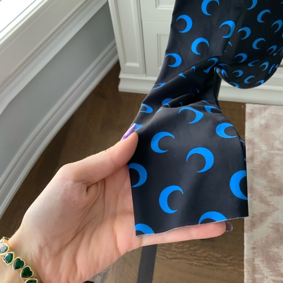 Moon Patterned Print Long Sleeve Cowl Neck Shirt Black Blue Women’s Size Medium - Picture 7 of 9